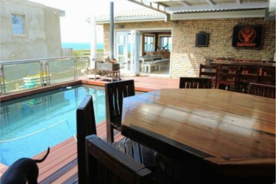 5 Bedroom Property for Sale in Winterstrand Eastern Cape